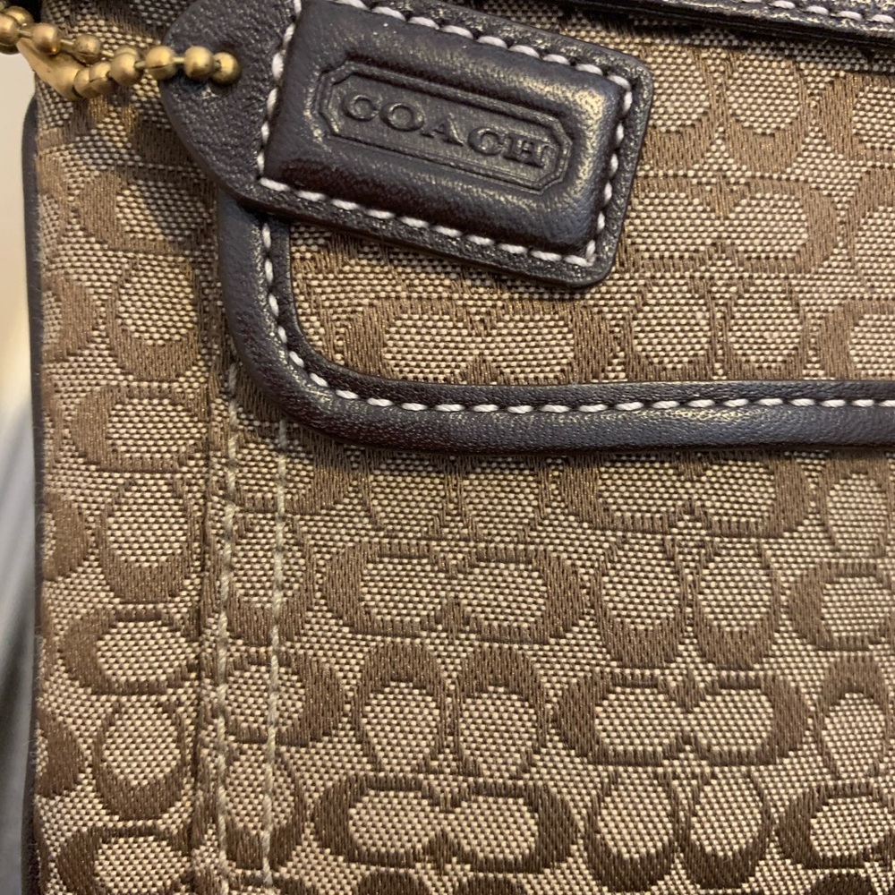 Coach wristlet - Picture 4 of 4